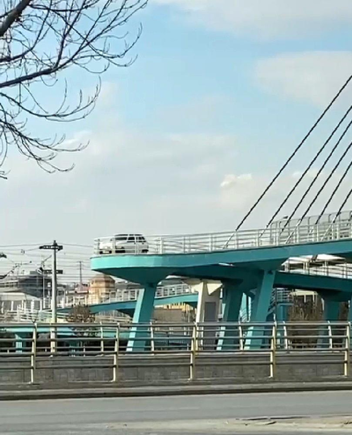 Son dakika haberi! Yaya köprüsünden geçmeye çalışan sürücüye ceza