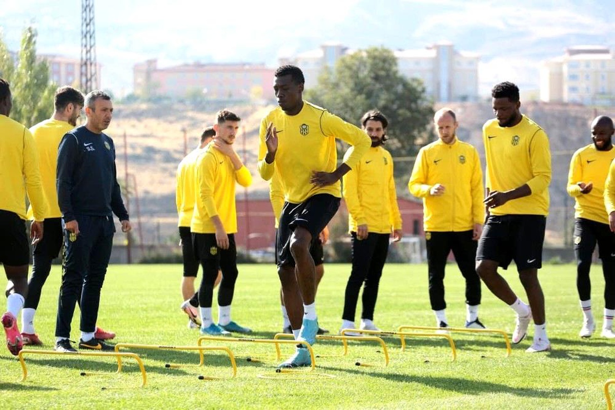 Yeni Malatyaspor Hedebe ve Youssouf\'a gelen teklifleri değerlendirecek