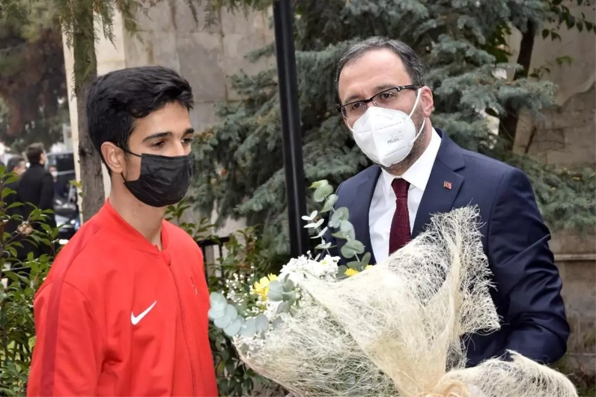 Bakan Kasapoğlu: 'Birileri fitne üretecek biz onlara rağmen hizmet vereceğiz'