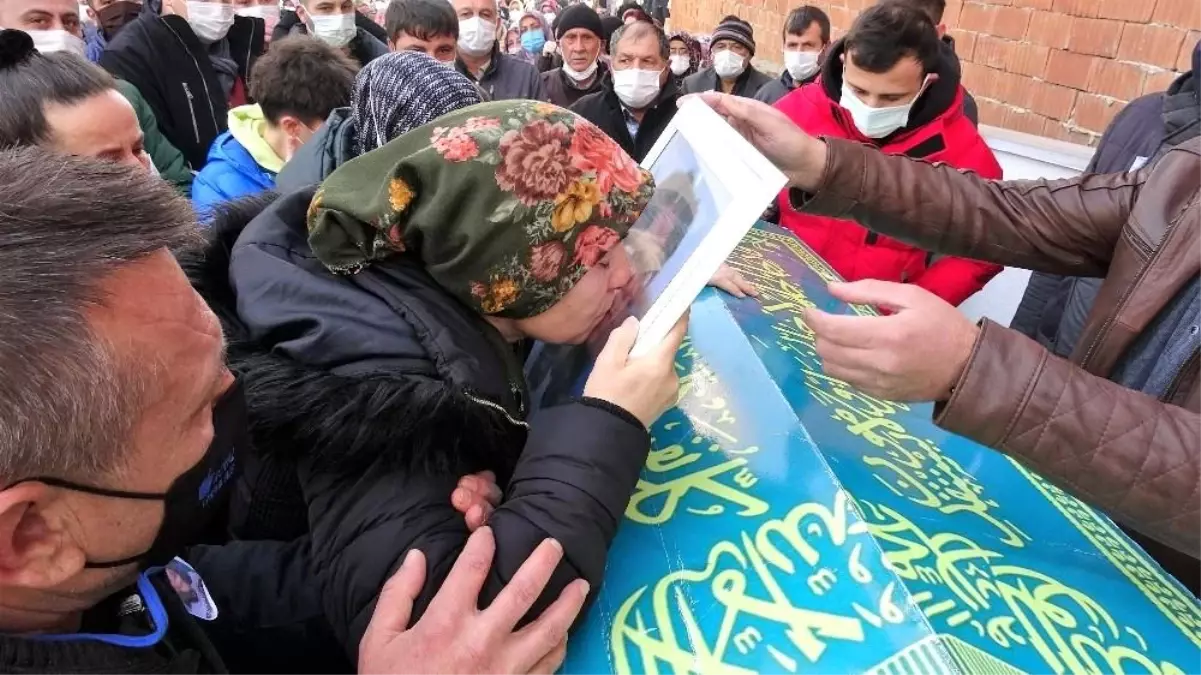 Başına yorgun mermi isabet eden Büşra, son yolculuğuna uğurlandı.