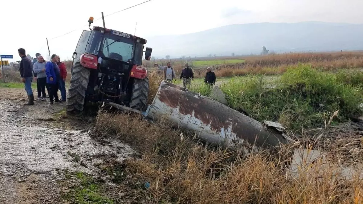 Beton mikseri traktöre çarptı: 1 ağır yaralı