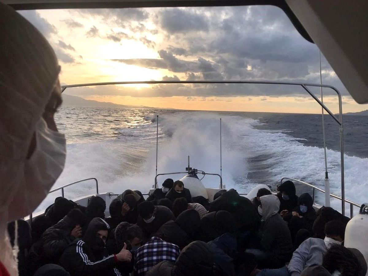 Çanakkale\'de 37 düzensiz göçmen yakalandı