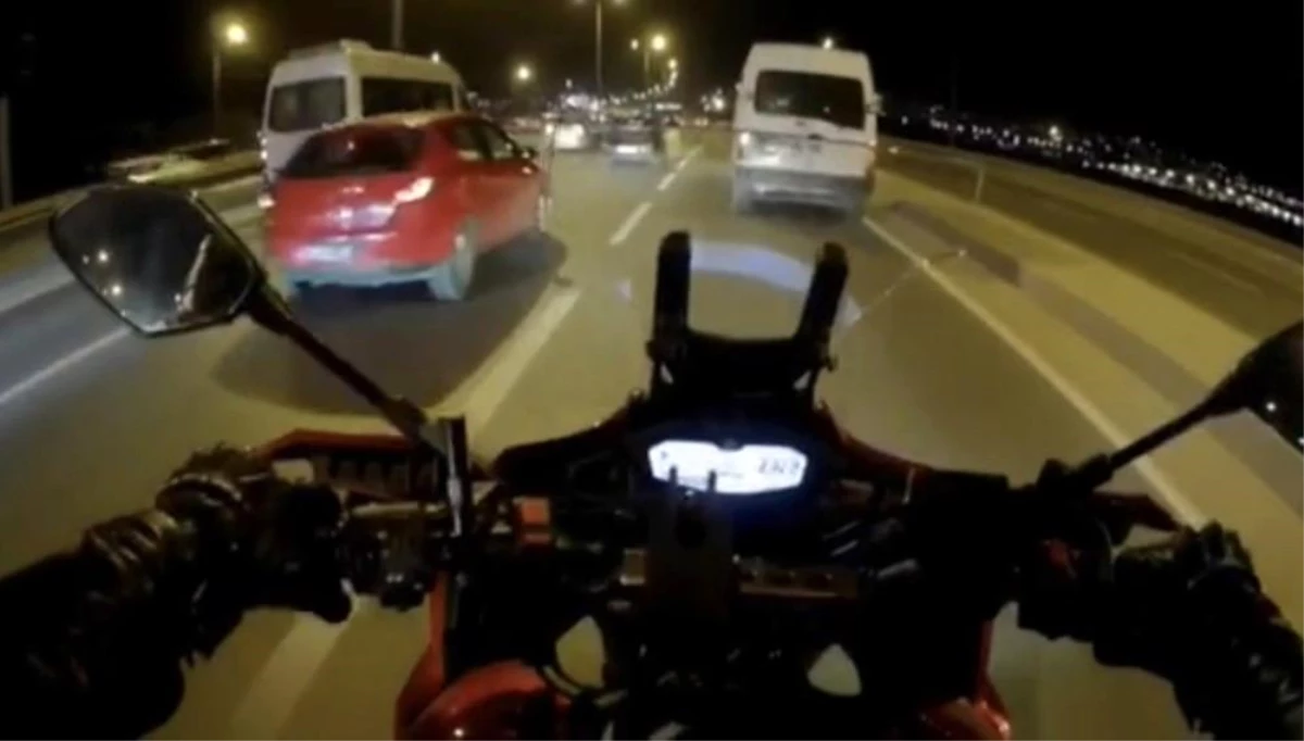 E-5 Karayolu\'nda tartıştığı motosikletliye çarpıp kaçtı