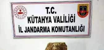 İzinsiz kazıda buldukları heykeli satmak isterken yakalandılar