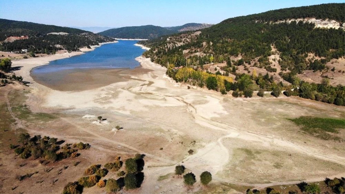Karaçomak Barajı\'nda sular çekilince valilik ve belediye tasarrufu uyarısı yaptı
