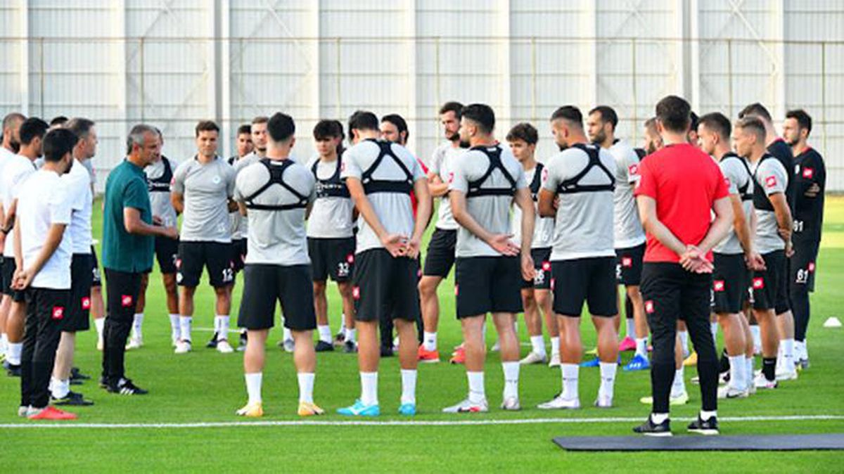 Konyaspor Teknik Direktörü İsmail Kartal, oğlu Emre'yi transfer etti