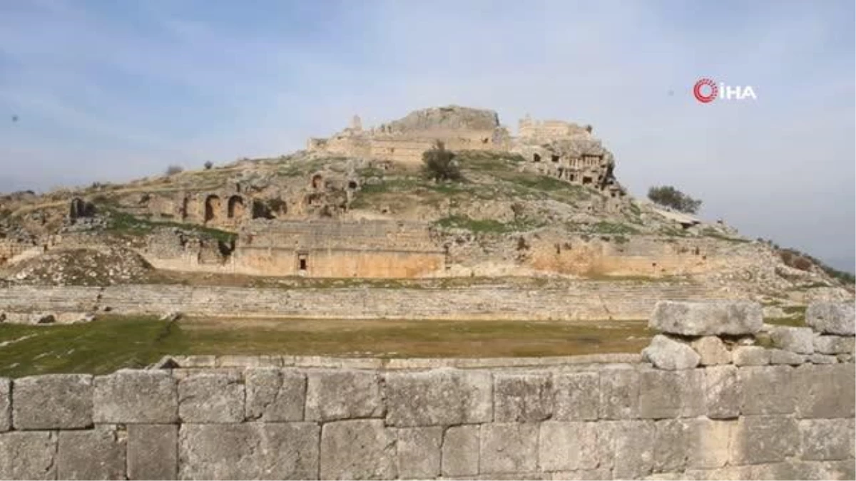 Seydikemer\'de antik kent önündeki istinat duvarı tarihle renklendi