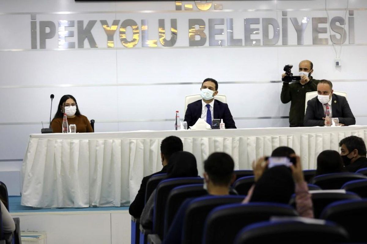 Başkan Vekili Aslan, gençlik buluşmalarına devam ediyor