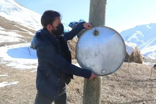 Hakkarili genç, köyde telefon çekmeyince çanak anten ve metal siniden 'baz istasyonu' yaptı