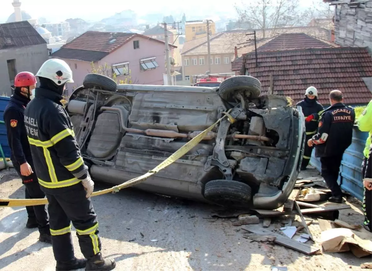 Devrilen otomobilden burnu bile kanamadan çıktı