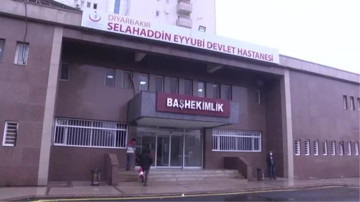 Son dakika haber: DİYARBAKIR - Sağlık çalışanı 4 ayda 2 kez Kovid-19\'u yenmeyi başardı