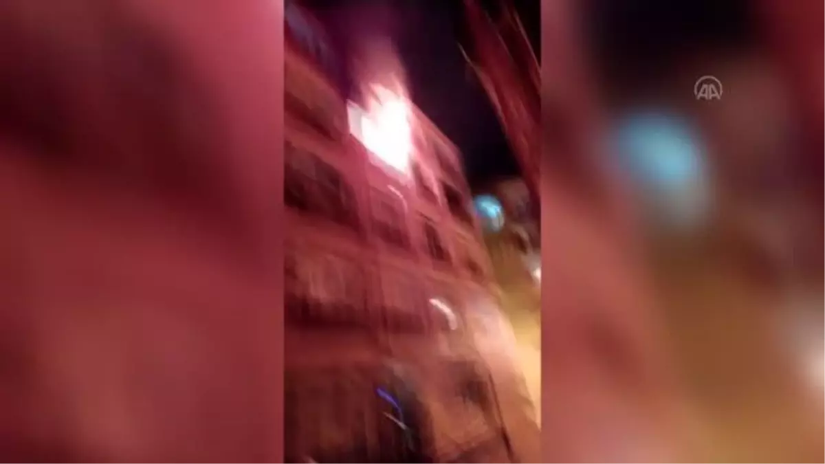 Fatih\'te bir apartman dairesinde çıkan yangın söndürüldü