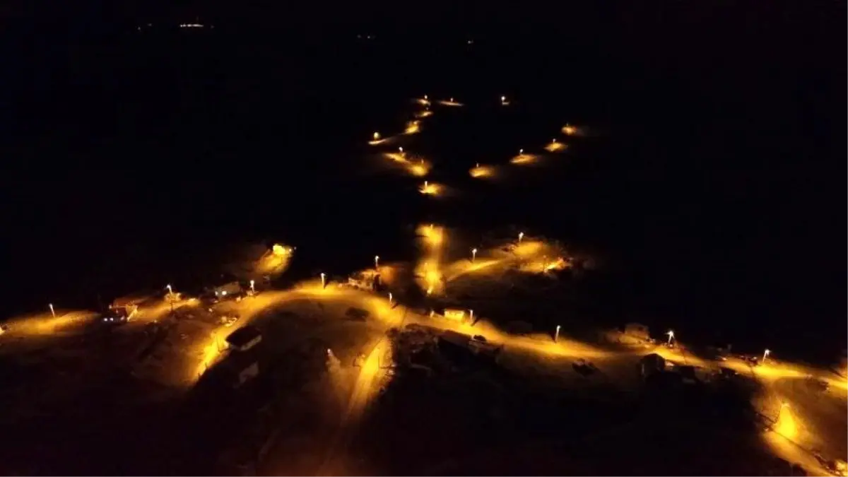 Son dakika haberi... Gediz Devlet Hastanesi Acil Servis Yolu ışıl ışıl