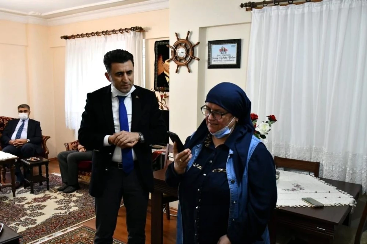 Son dakika haberleri: İçişleri Bakanı Soylu, şehit öğretmen Şenay Aybüke Yalçın\'ın ailesiyle görüştü