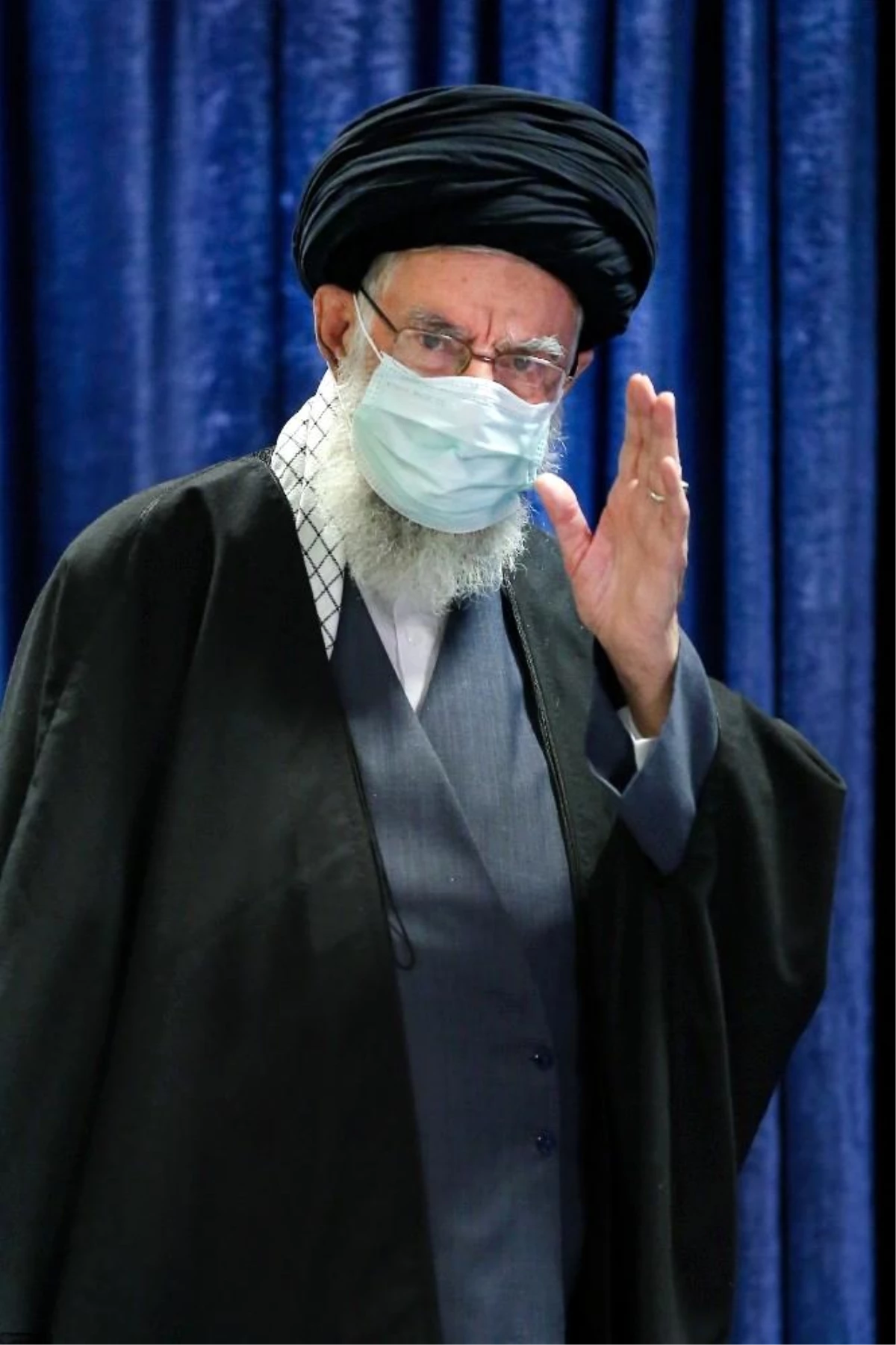 İran dini lideri Hamaney, ABD ve İngiltere\'den korona virüs aşısı alımını yasakladı