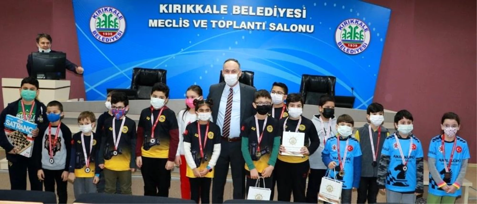 Kırıkkale\'de online satranç turnuvasında dereceye girenler ödüllendirildi