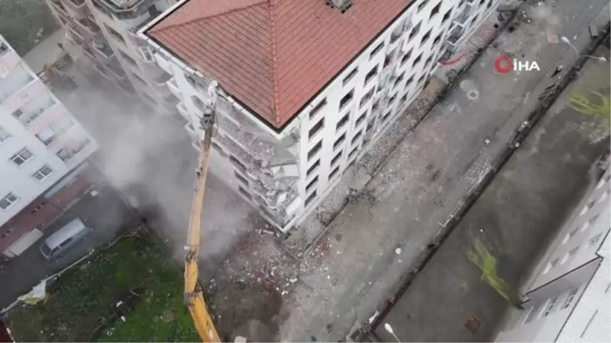 Son dakika haberleri! Rize\'nin \'Pisa Kuleleri\'nin yıkımına başlandı