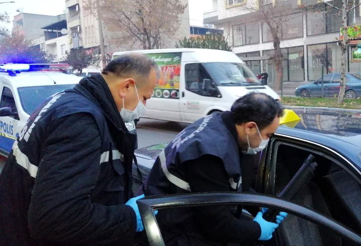 Son dakika haber... Silahla oynarken kendini yaraladı