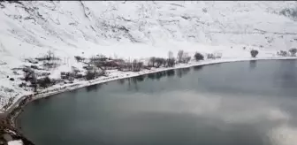 Van Gölü'nün eşsiz güzellikteki koyları görsel şölen sunuyor