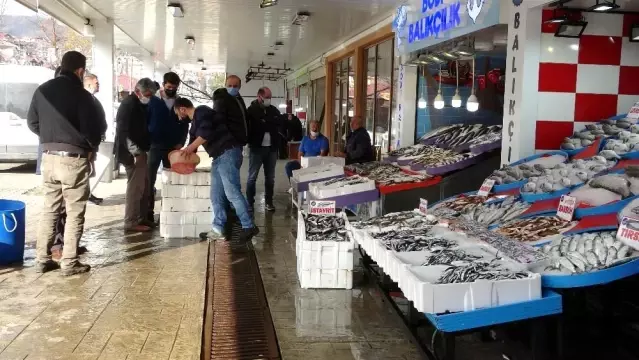  Yasak öncesi son hamsiler tezgahlarda 10 günlük avlanma yasağı