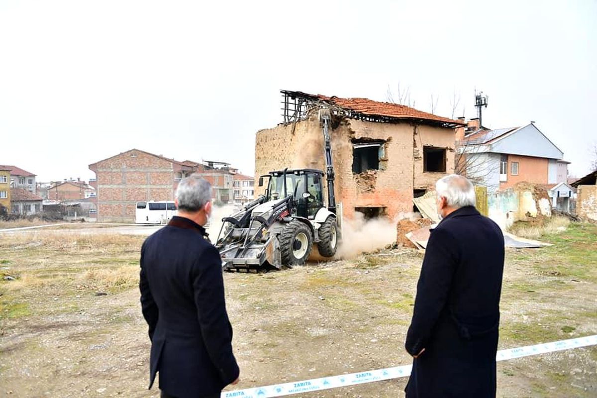 Yeşilyurt\'ta Melekbaba Mahallesi\'nde dönüşüm yatırımlarına hız verildi