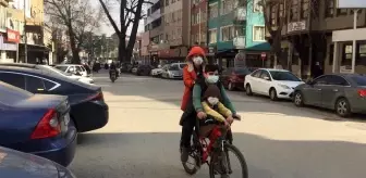 Çocukların tehlikeli bisiklet yolculuğu kamerada