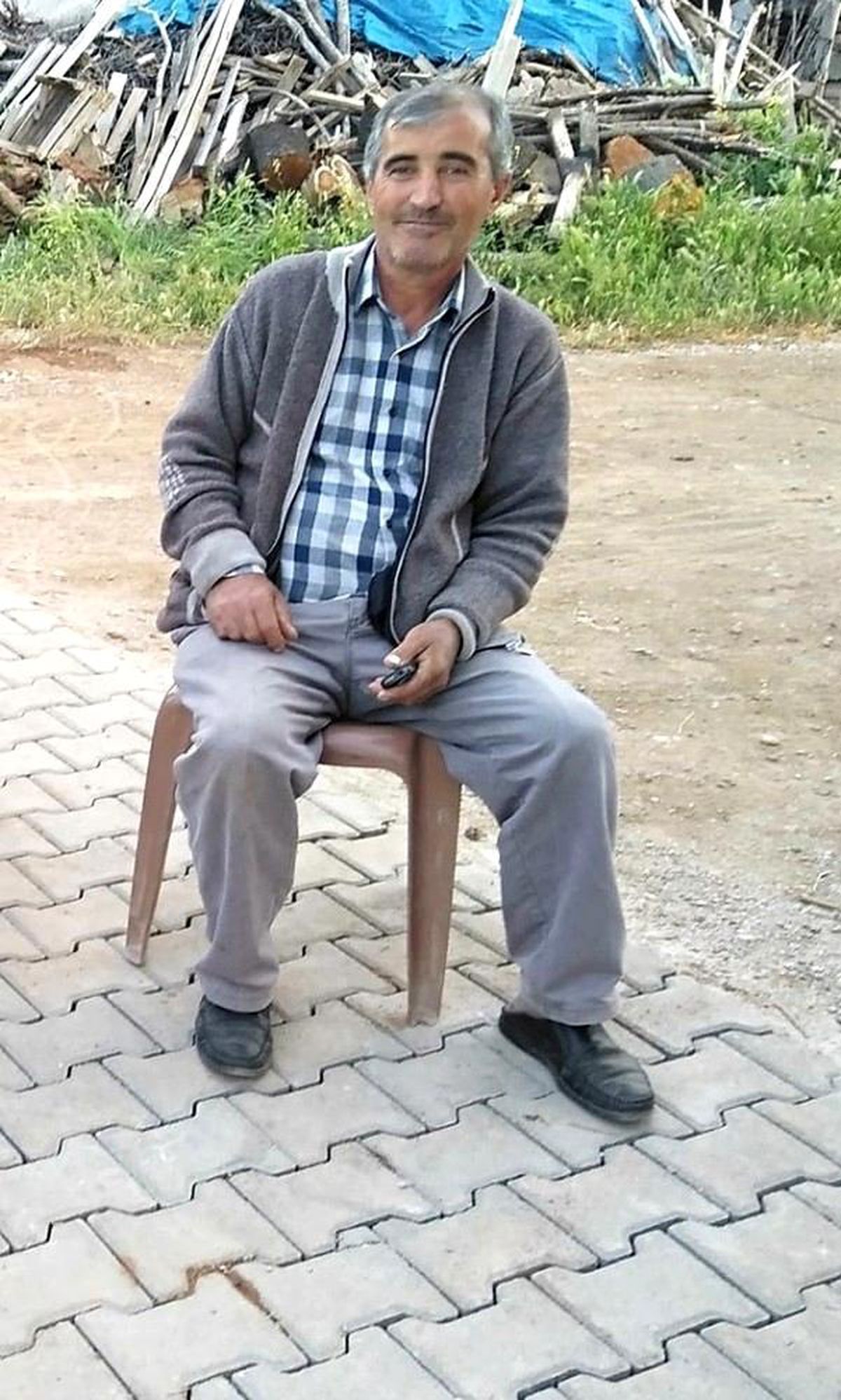 Tüfeğini temizlerken kendini vurdu