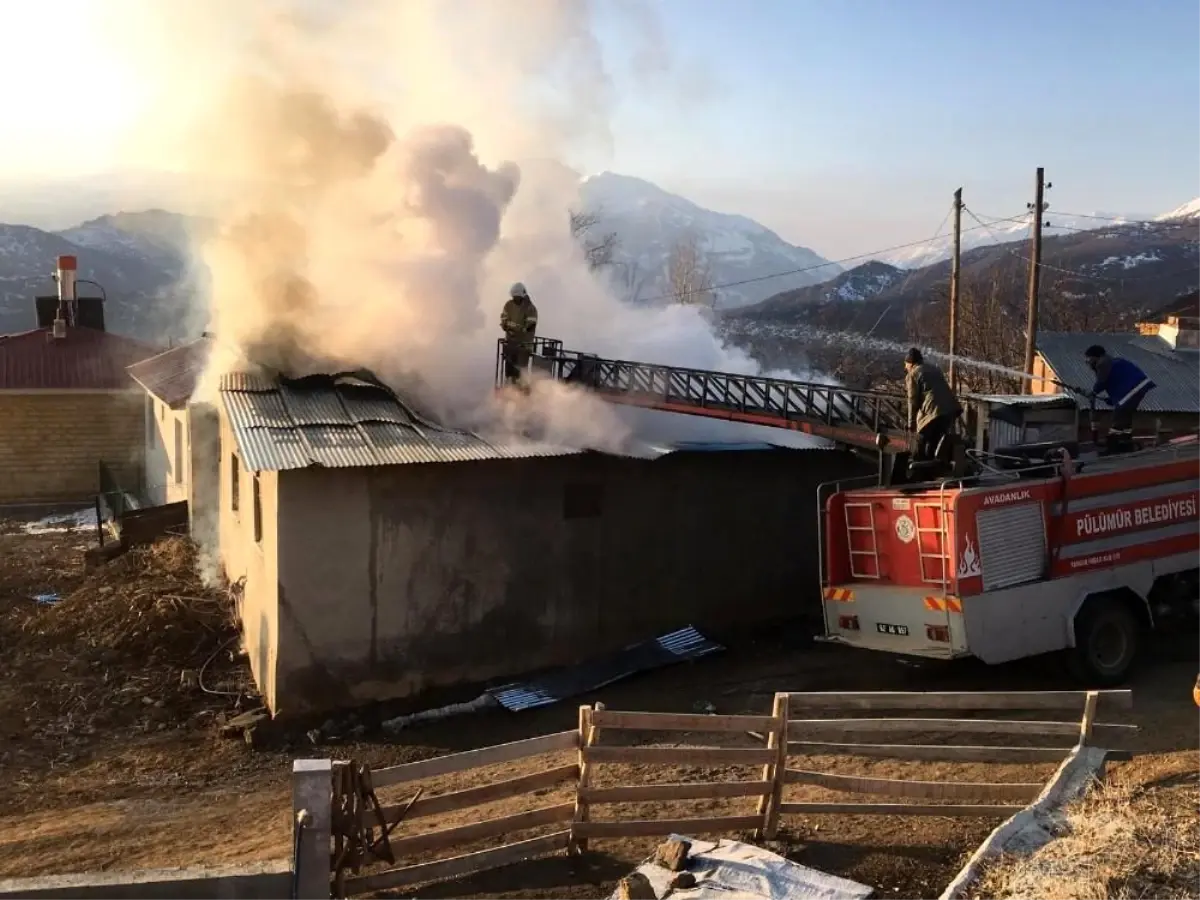 Son dakika 3. sayfa: Tunceli\'de köy evinde yangın