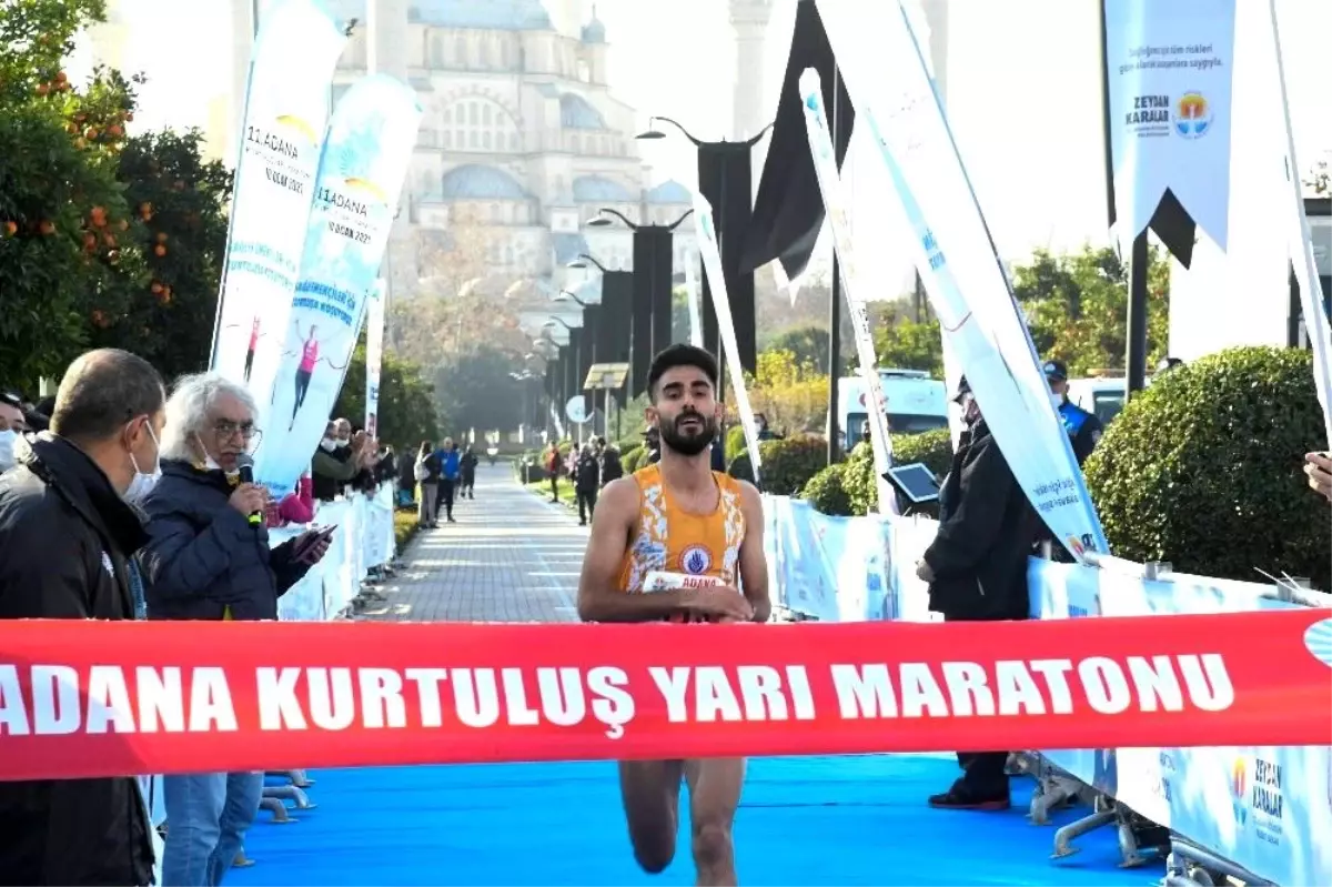 Adana\'da, 11. Kurtuluş Yarı Maratonu koşuldu