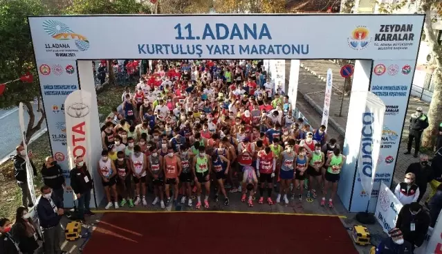 Adana Kurtuluş Yarı Maratonu' kentin tarihi dokusunu yansıttı