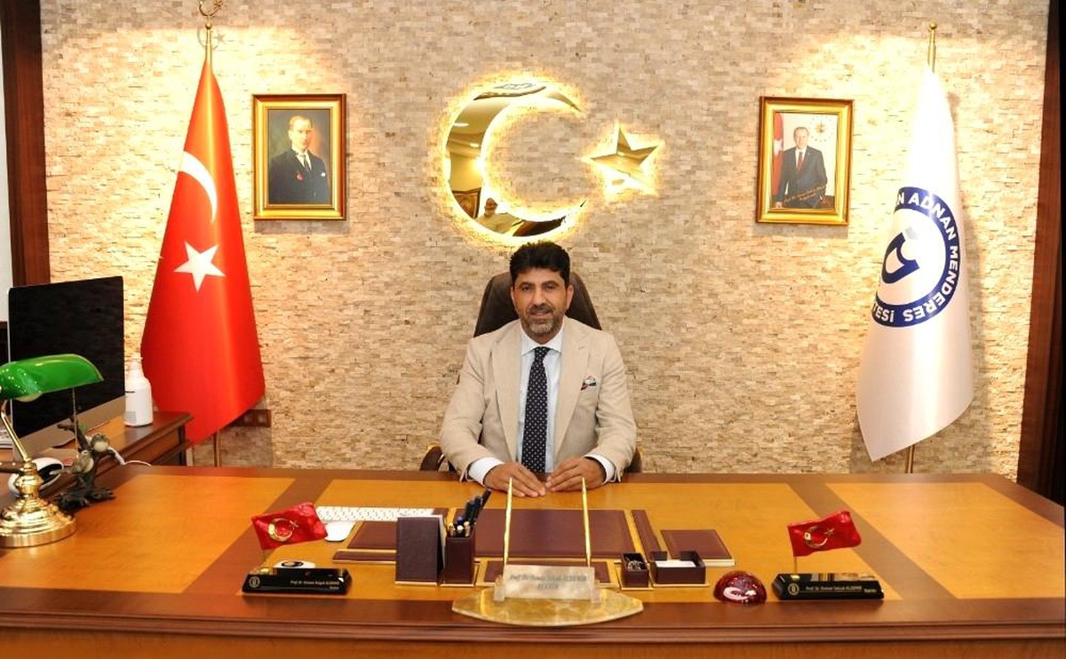 ADÜ Rektörü Aldemir, "Gazeteciler çok önemli bir kamu hizmetini yerine getiriyor"