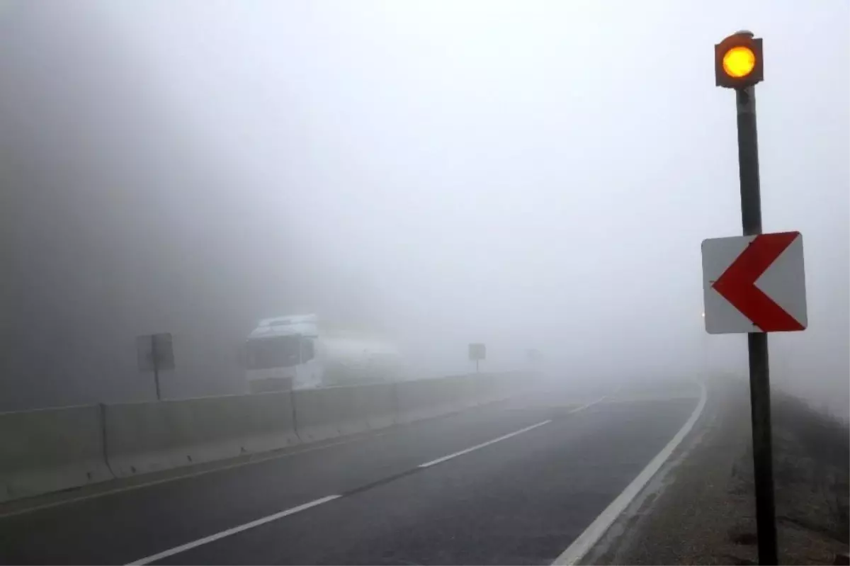 Bolu Dağı\'nda yoğun sis ve sağanak etkili oluyor