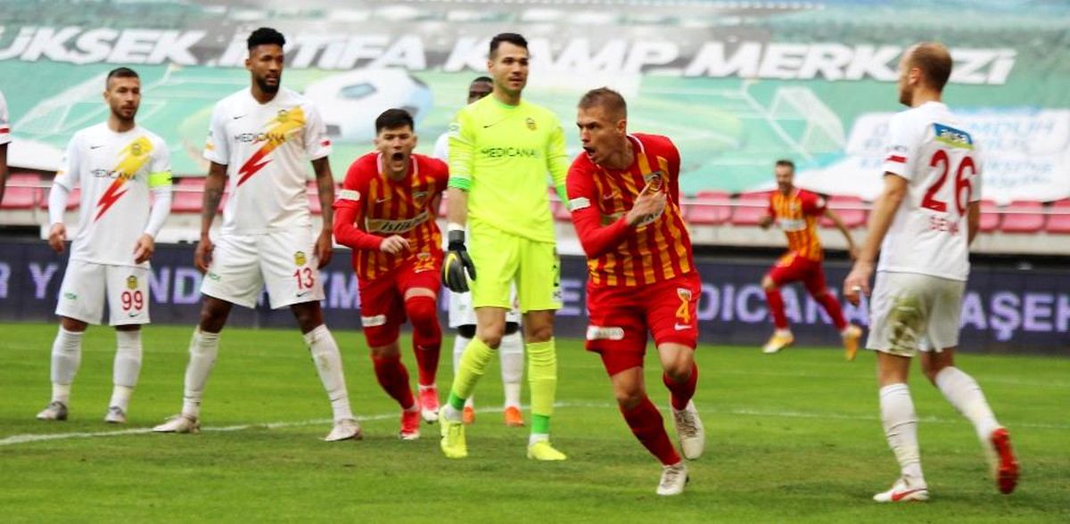 Dimitrios Kolovetsios ilk golünü attı