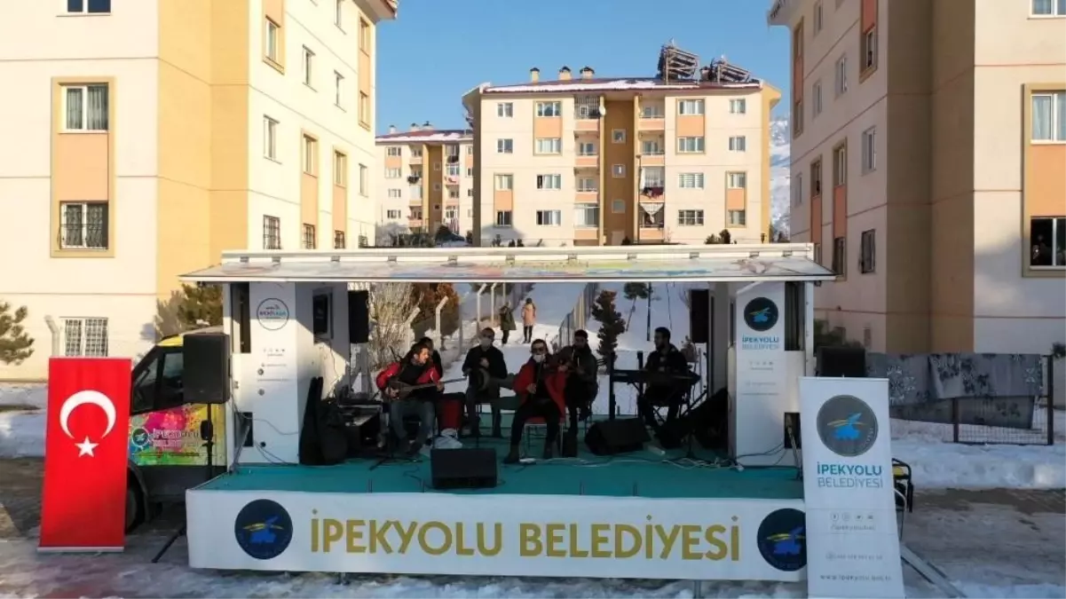 İpekyolu Belediyesi moral konserlerine devam ediyor