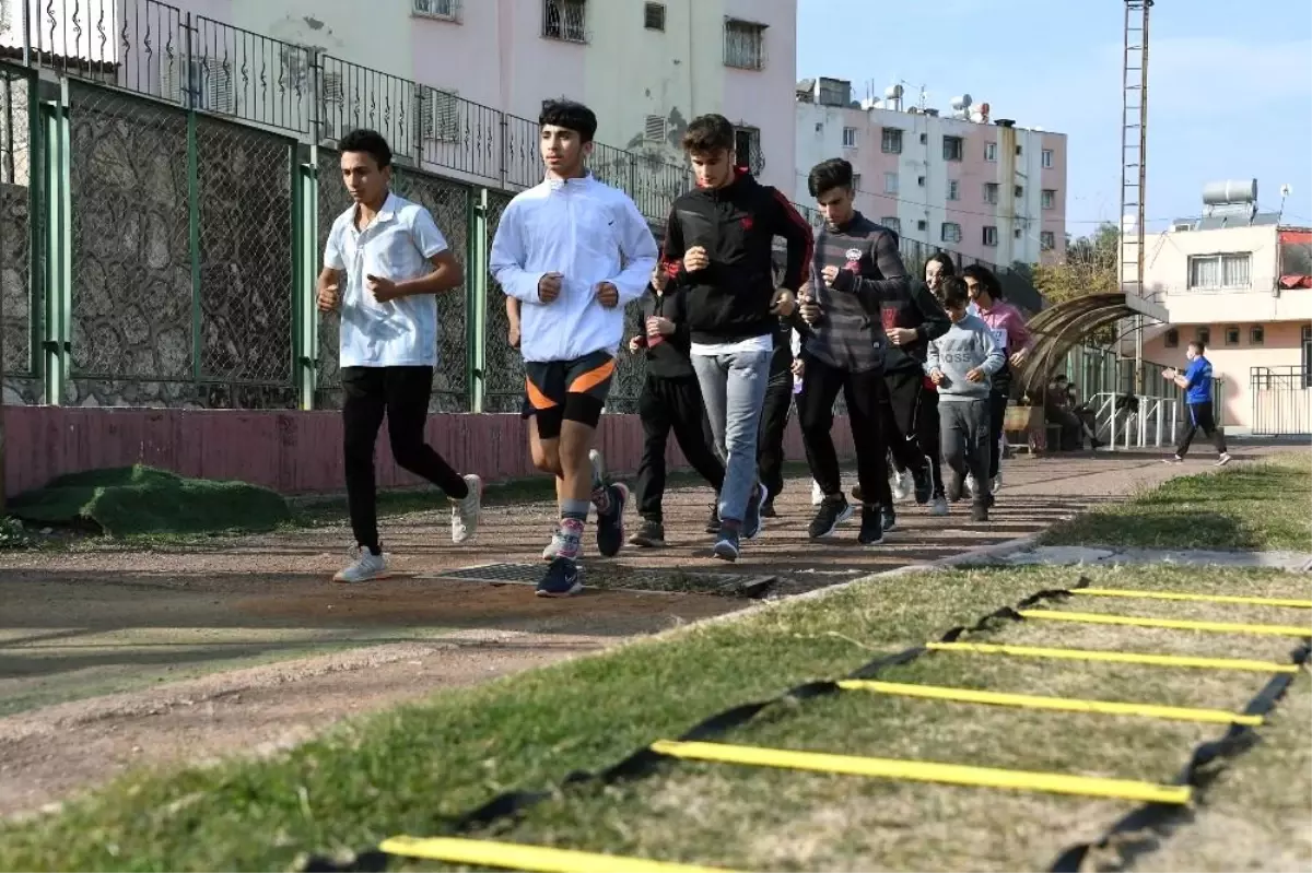 Mersin\'de 3 Ocak Kurtuluş Kupası Bayrak Yarışması