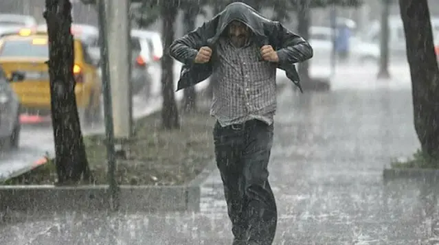 Siddetli Saganak Yagmur Geliyor Meteoroloji Den Istanbul Un Da Arasinda Bulundugu 9 Kent Icin Sari Kodlu Uyari Son Dakika