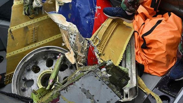 Son Dakika: Endonezya'da denize düşen yolcu uçağına ait karar kutunun yeri tespit edildi