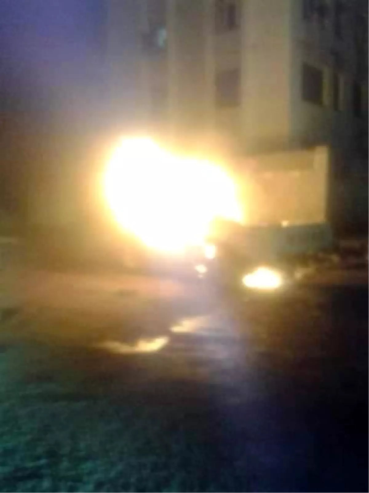 Aden'de askeri araçta patlama