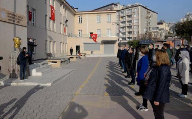 Bakan Selçuk: On binlerce okulumuzda bugün İstiklal Marşı okundu