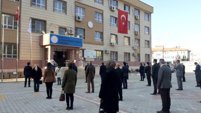 Bakan Selçuk: On binlerce okulumuzda bugün İstiklal Marşı okundu