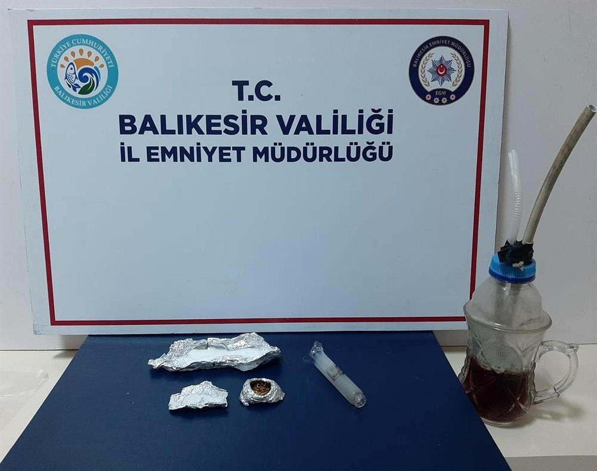 Balıkesir\'de polisten 19 kişiye uyuşturucu operasyon