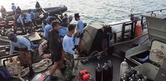 Düşen Endonezya uçağına ilişkin arama çalışmaları sürüyor