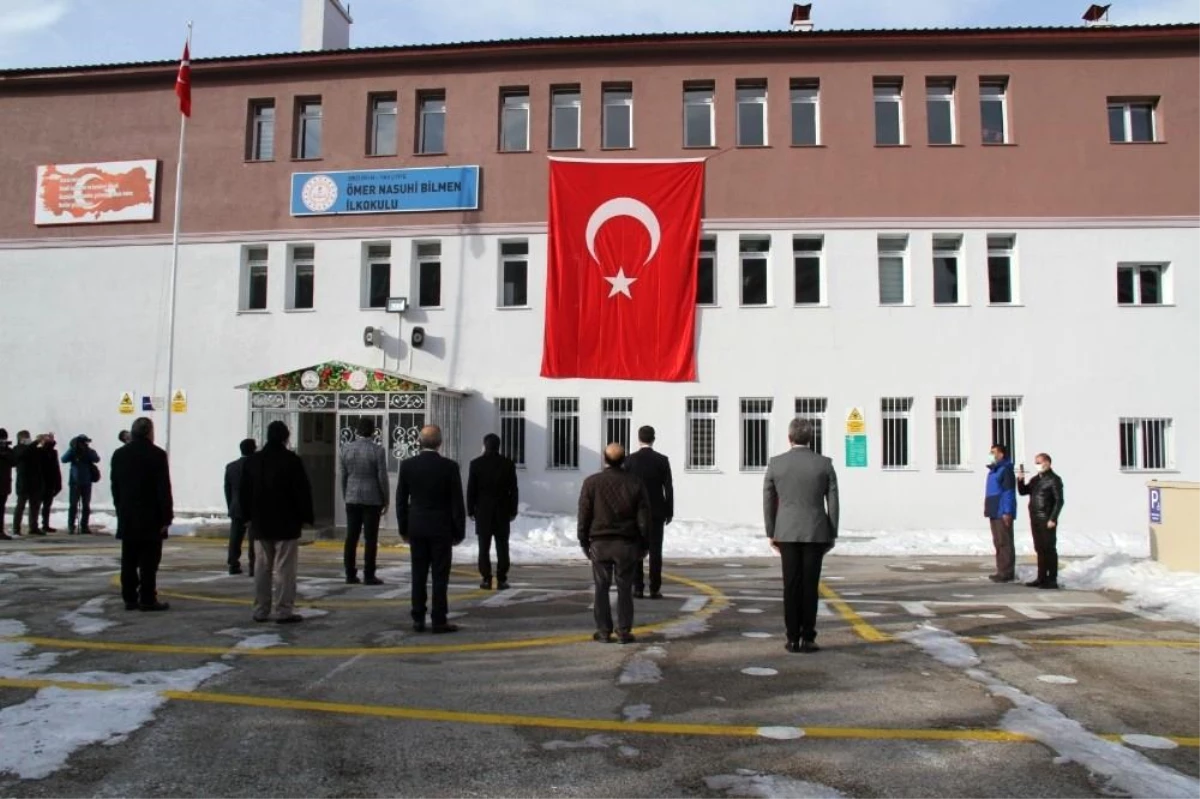 Erzurum\'da bayrak töreni