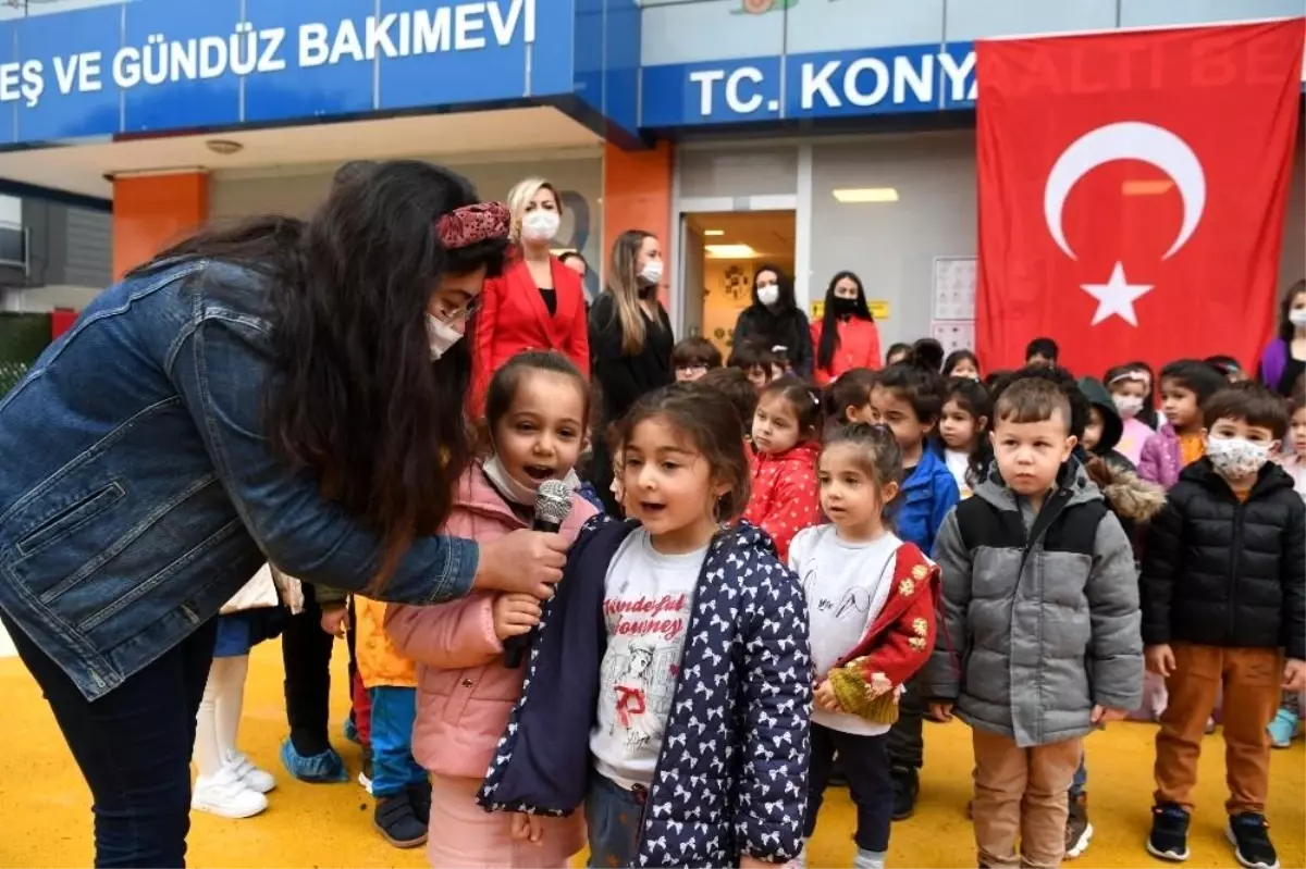 Esen, bayrak töreni coşkusuna ortak oldu