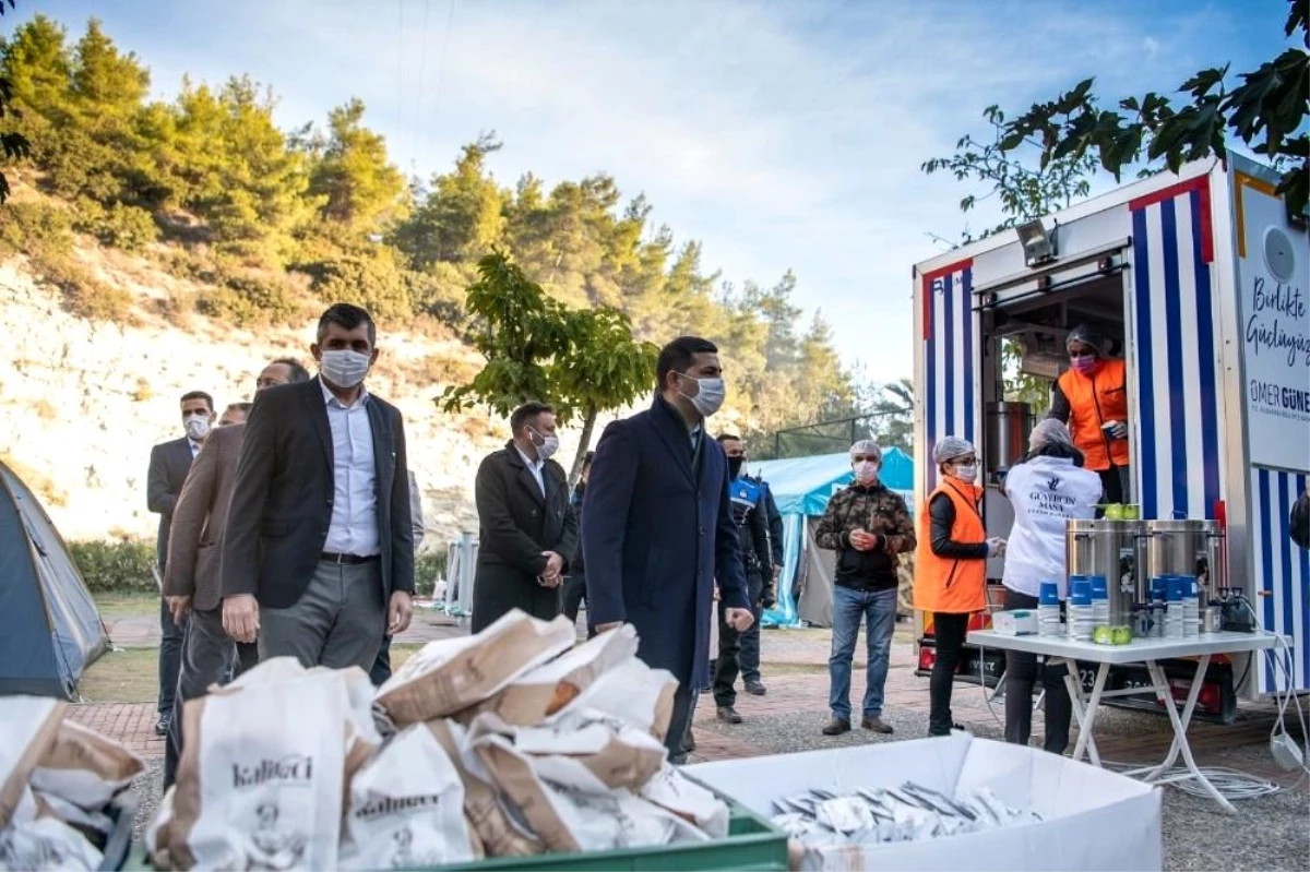 Kuşadası Belediyesi salgın boyunca vatandaşla dayanışma için seferber oldu