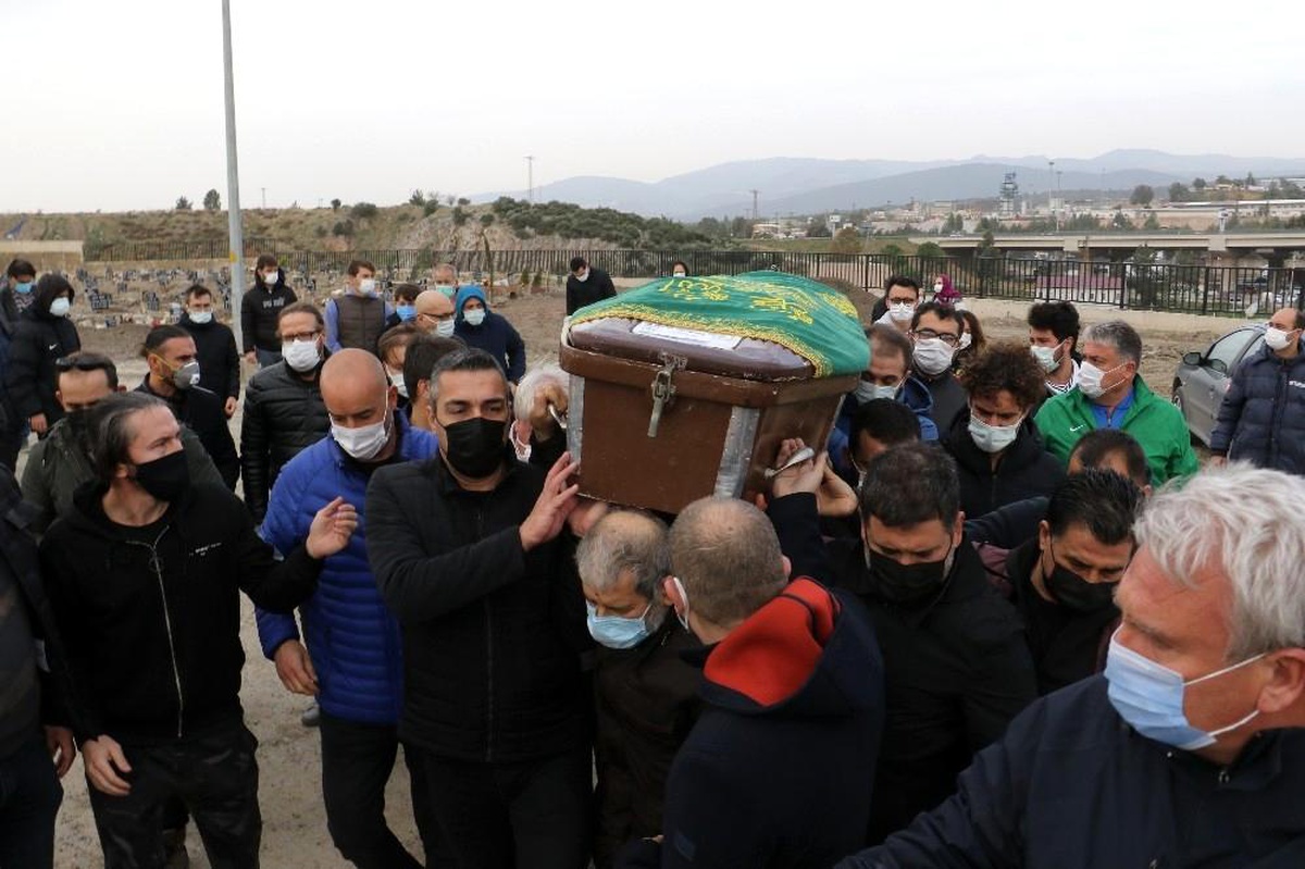 Manisa FK Antrenörü Yenal Dinçakman hayatını kaybetti
