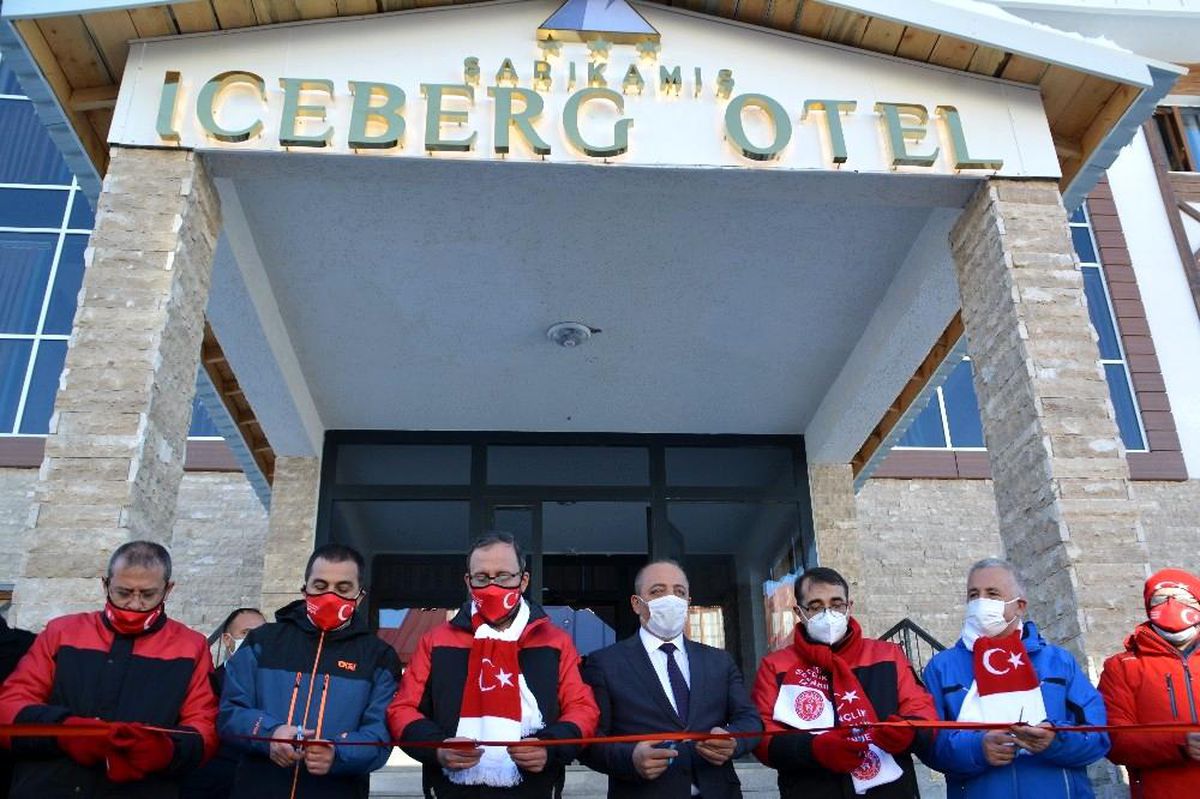 Sarıkamış\'ta Bakanların katılımıyla 3 yıldızlı Iceberk Hotel hizmete girdi
