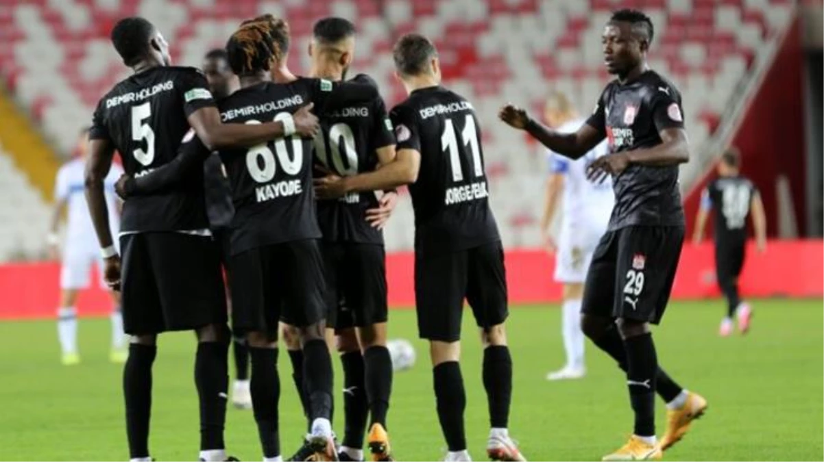Adana Demirspor\'u uzatmada 2-1 yenen Sivasspor, çeyrek finale çıktı