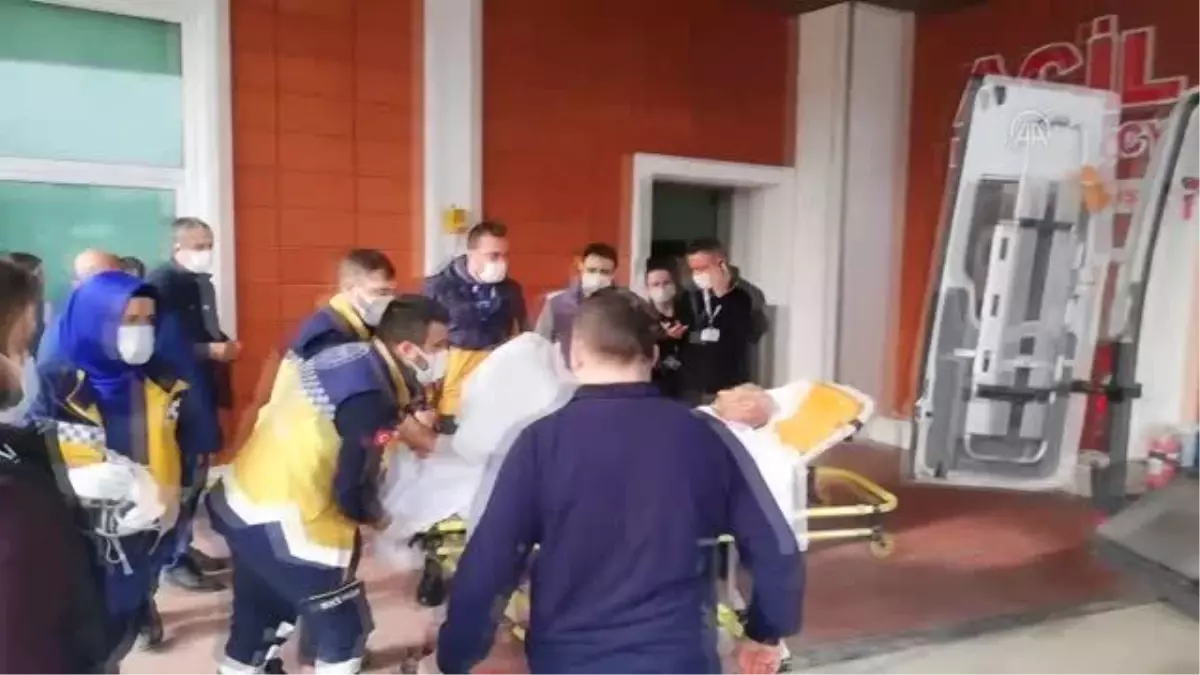 Elektrik akımına kapılan 2 işçi yaralandı