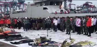 Endonezya'da düşen yolcu uçağının karakutusu denizden çıkarıldı (1)